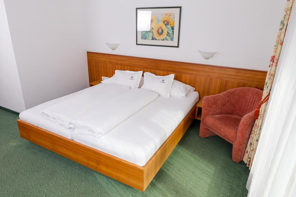 Hotel Tirolerhof Зерфаус Екстериор снимка