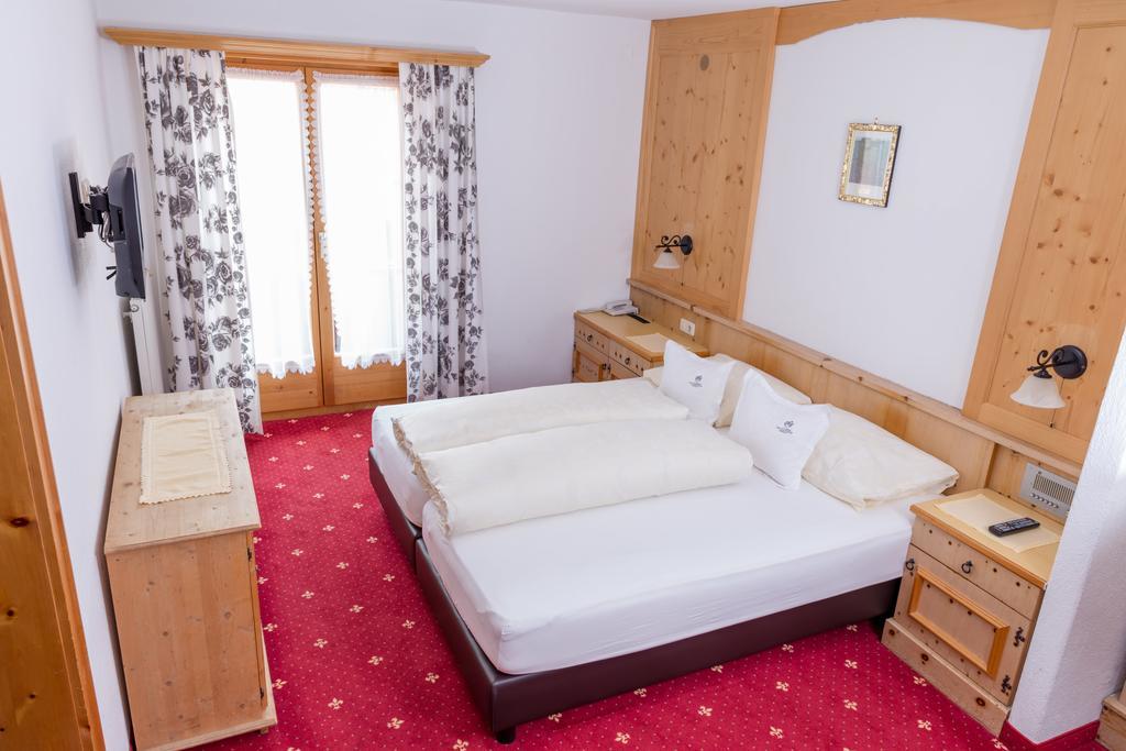 Hotel Tirolerhof Зерфаус Екстериор снимка